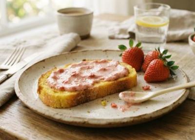 طرز تهیه کره توت فرنگی با روش های متفاوت طرز تهیه کره توت فرنگی با روش های متفاوت